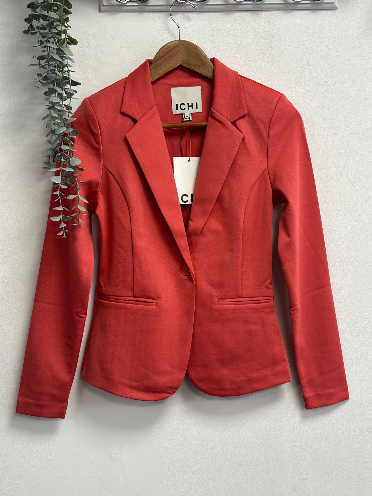 Kate Blazer Cranberry